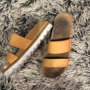Reef Tan Wedge Sandals with White Sole